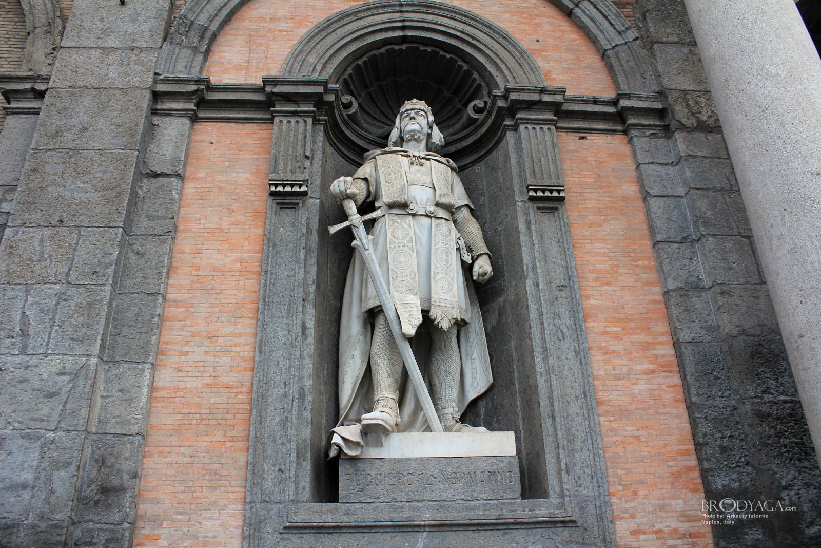 Ruggero il Normanno, Palazzo Reale, Naples
